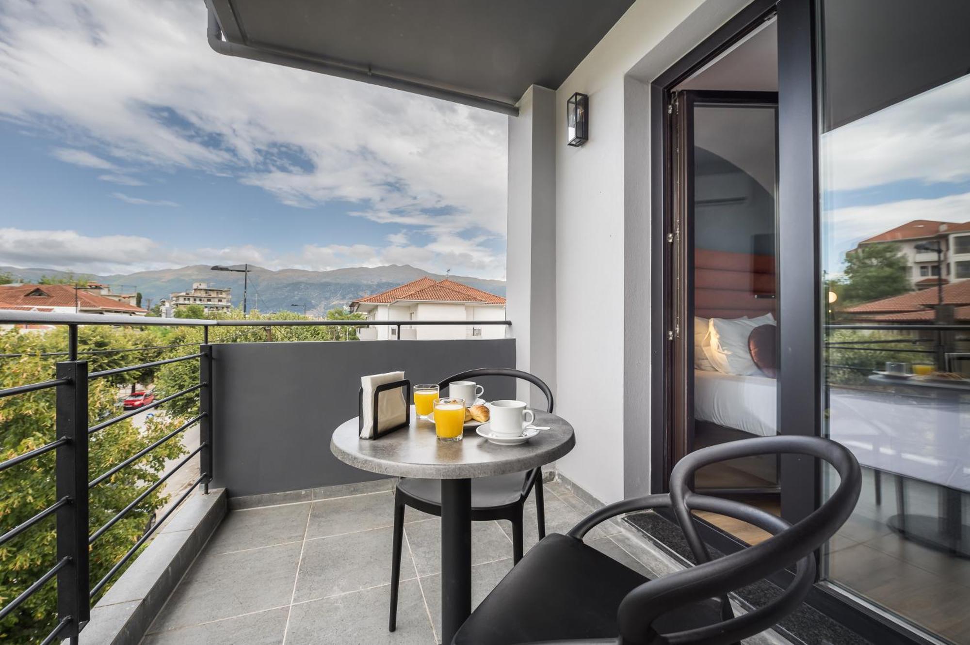 Centro Hotel Янина Екстериор снимка